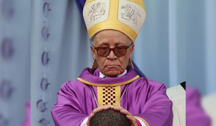 Governo condecora Dom Paulino Évora a título póstumo com Medalha de Mérito Altruísta