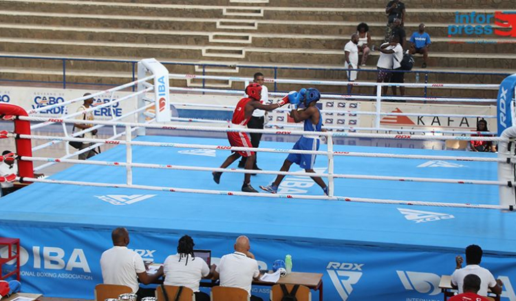 Forma&ccedil;&atilde;o internacional capacita novos treinadores de boxe em Cabo Verde