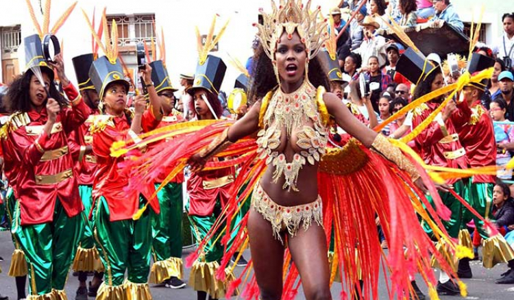 Governo garante apoio de 2 mil contos a grupos de Carnaval sem festa