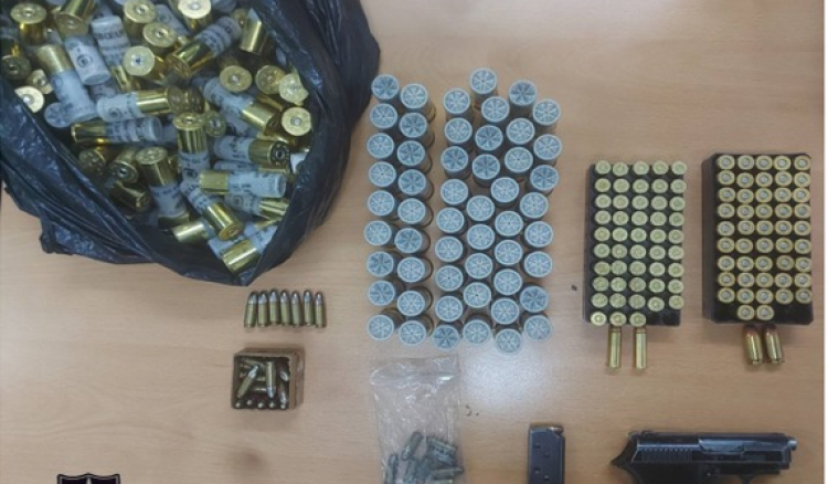 Polícia apreende mais de 2500 munições em dois bidons nos armazéns da Enapor na Praia
