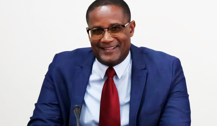 Celso Ribeiro lamenta que o PR n&atilde;o ajude a agenda pol&iacute;tica do MpD