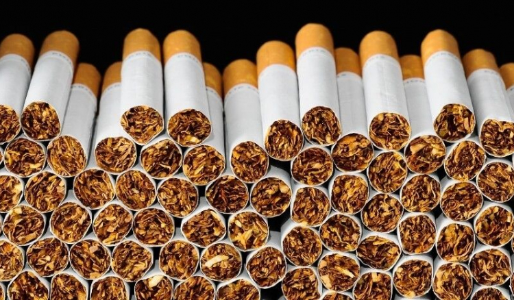 Estado arrecada 335 mil contos só com imposto da venda de cigarros