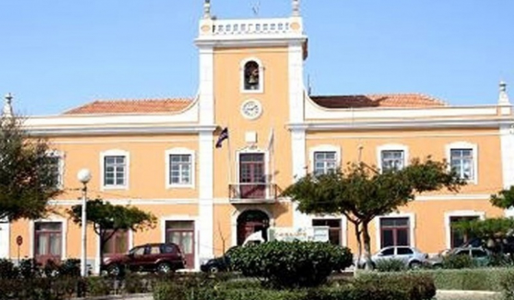 Câmara da Praia autoriza perdão de dívidas relativas ao Imposto Único sobre Património válida por 90 dias