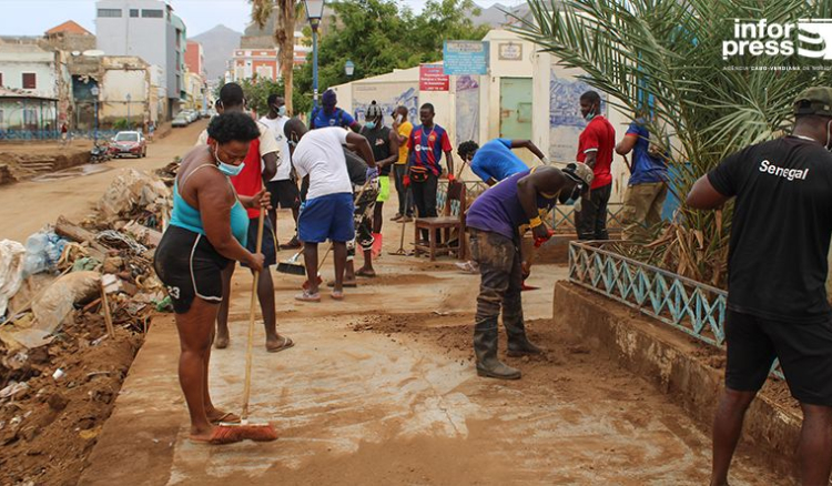 São Vicente: Comerciantes da Praça Estrela somam milhões em prejuízos