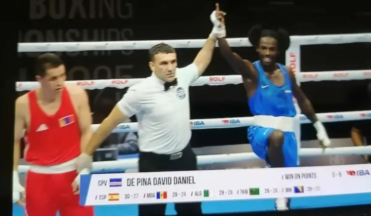 Boxe/Mundial: David Pina e Lenick Fernandes procuram “quartos” no Dubai