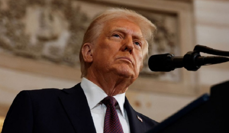 Trump diz que &ldquo;n&atilde;o precisa do direito internacional&rdquo;