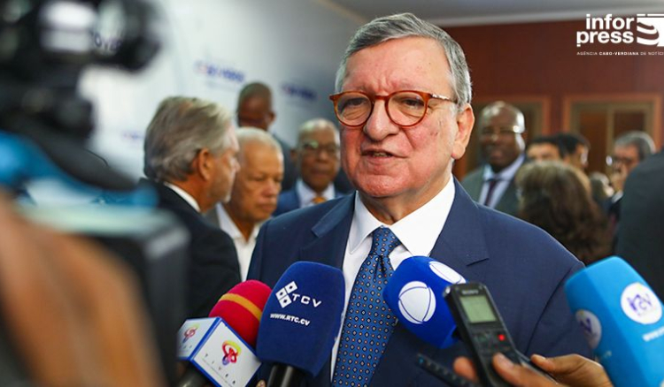 Antigo primeiro-ministro de Portugal defende imigração controlada e com equilíbrio
