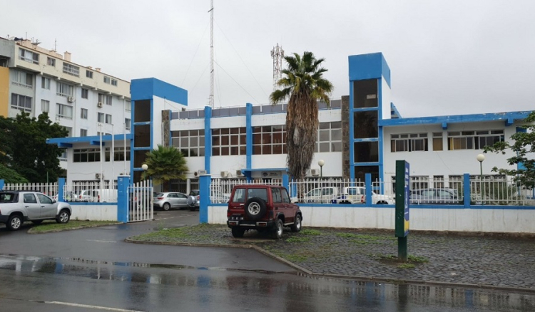 Socorrendo-se de meias verdades, PCA da RTC procura justificar o injustificável