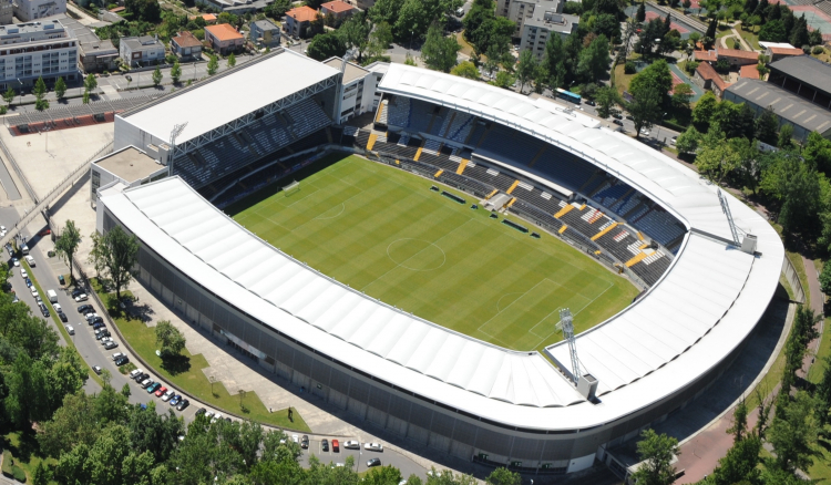 Vitória de Guimarães atribui nome de Neno a uma das bancadas do estádio
