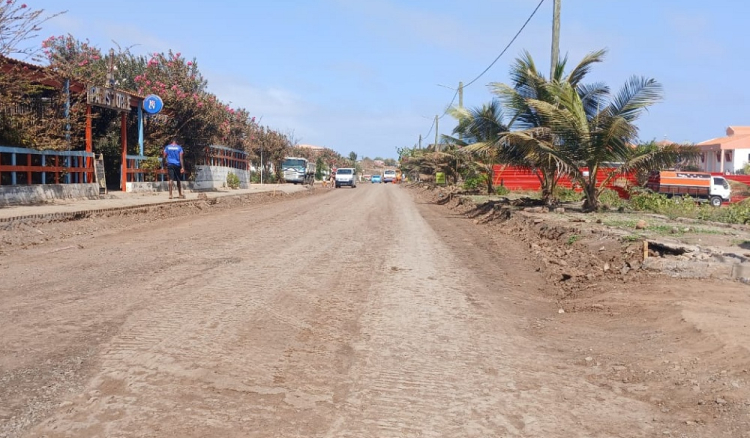 Obra na via principal da Calheta sob suspeita de “ilícitos penais”