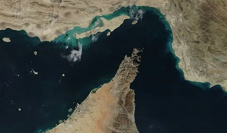 Desmentindo EUA, Ir&atilde;o nega ter instalado minas no Estreito de Ormuz