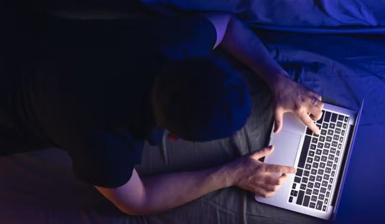 Exposição precoce à pornografia preocupa especialistas e famílias cabo-verdianas