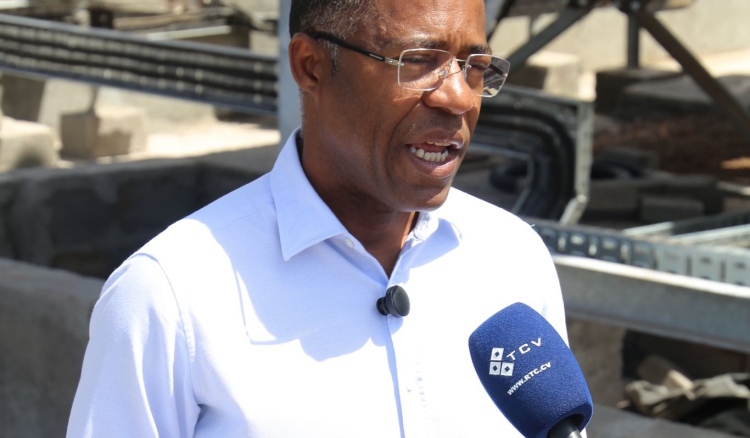 Francisco Carvalho abre congresso a prometer um PAICV unido por Cabo Verde