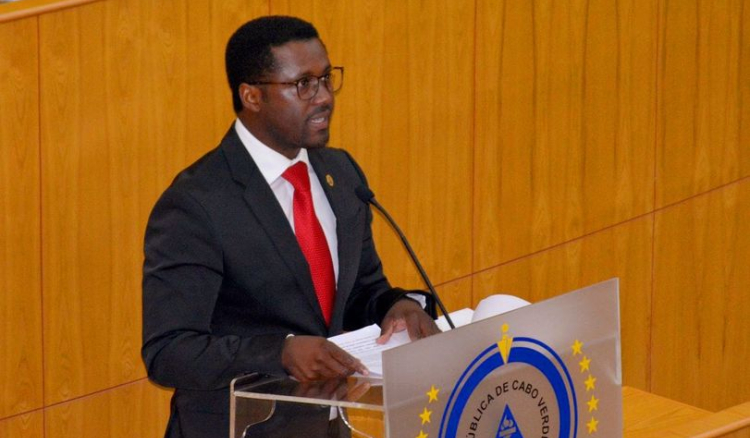 Parlamento: PAICV diz que diáspora cabo-verdiana precisa de menos conversa e mais acção