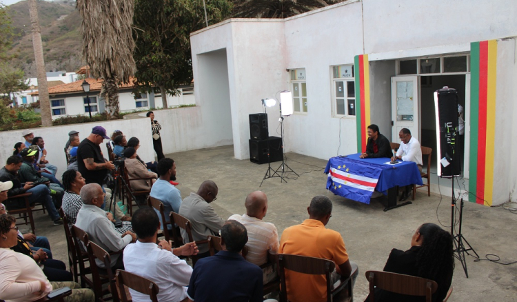 Brava: Francisco Carvalho garante resolver problema dos transportes