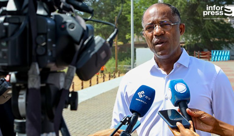 Francisco Carvalho vai recorrer da decisão judicial sobre campo de ténis