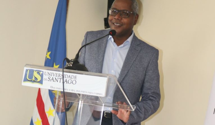 Universidade de Santiago quer incorporar diáspora nas suas actuações através da sociedade civil