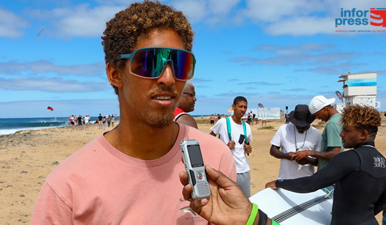 Mundial de kite surf: Cabo-verdiano representante da Suíça almeja conquistar o seu primeiro título em casa