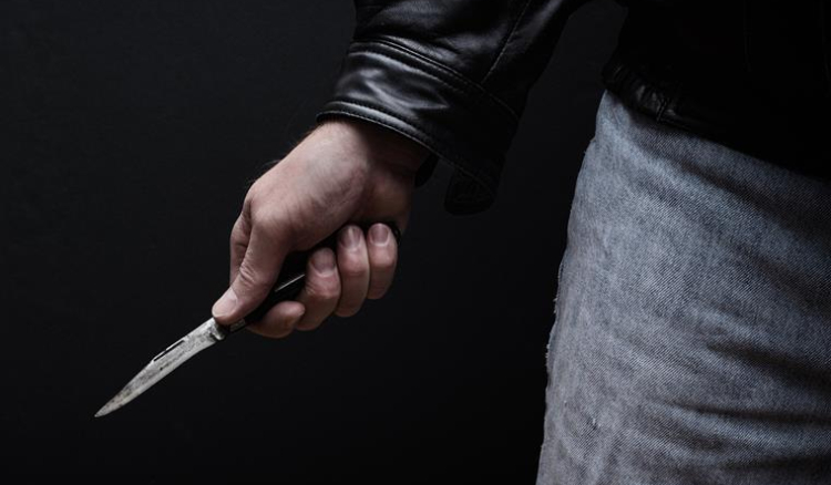 Triplo homic&iacute;dio mancha com sangue quadra natal&iacute;cia em S&atilde;o Vicente