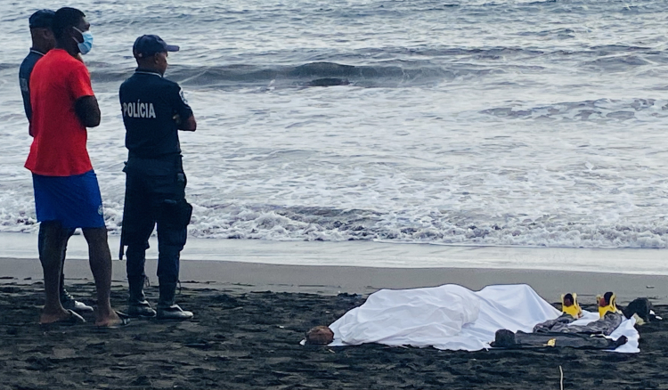 Santa Cruz: Encontrado corpo de jovem no mar de Areia Grande