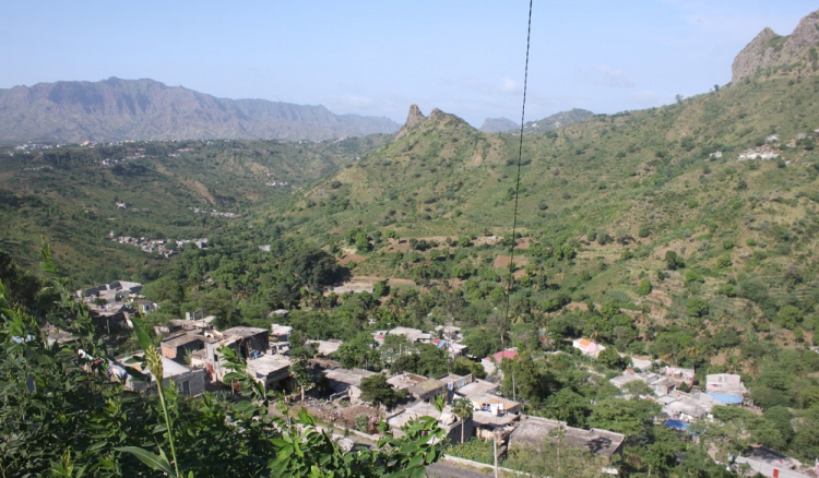 Emigra&ccedil;&atilde;o de jovens provoca falta de m&atilde;o-de-obra em Santiago Norte