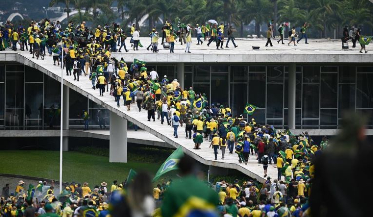Lula da Silva decreta intervenção federal em Brasília
