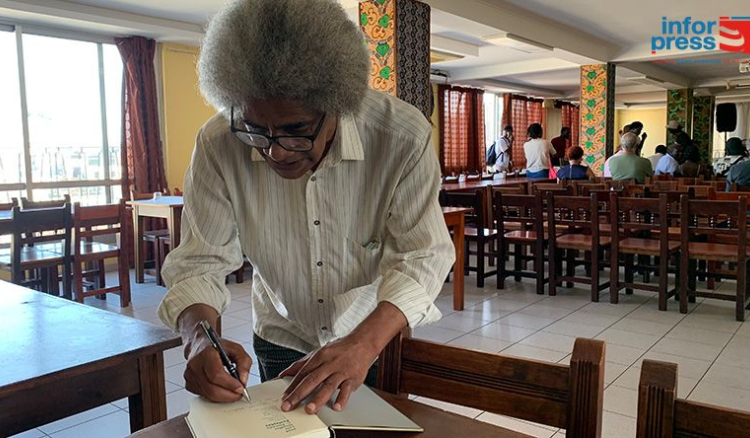 Escritor José Luís Hopffer Almada lança livro de poesias em homenagem ao povo cabo-verdiano