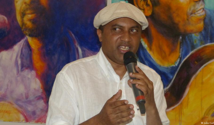 José Luiz Tavares satiriza sociedade cabo-verdiana em novo livro
