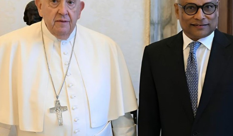 José Maria Neves convida Papa Francisco para visitar o arquipélago