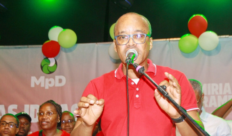 Electra: Na “dança das cadeiras”, sai Teixeira e entra Spencer