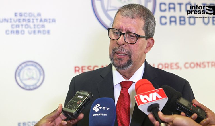 Após ser anunciado três vezes, ministro reconhece que “processo do Hospital Nacional de Cabo Verde não é fácil”