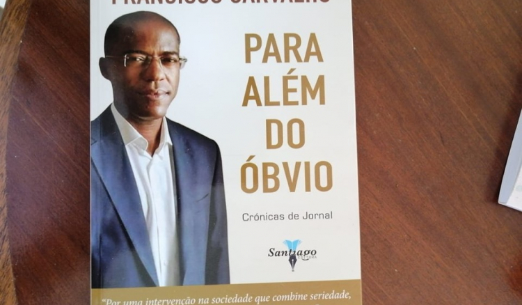 Santiago Editora lança “Para além do óbvio” de Francisco Carvalho