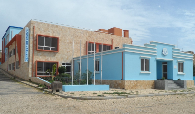 Maio: Câmara Municipal implementa programa de habitação para famílias com menores recursos