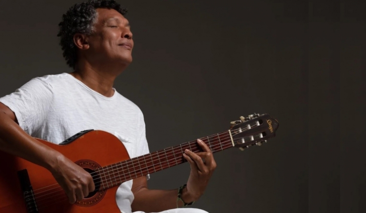 Mário Lúcio sobe ao palco da Festa do Avante