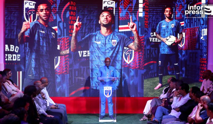 Futebol: FCF apresenta novos equipamentos para o Mundial 2026 com mensagem de uni&atilde;o e ambi&ccedil;&atilde;o