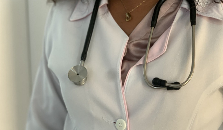 Minist&eacute;rio da Sa&uacute;de cede e sindicatos suspendem greve