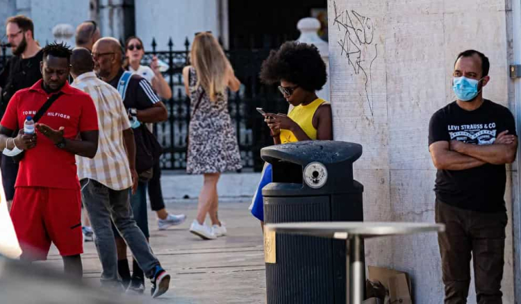 Lei de estrangeiros prejudica Portugal e imigrantes