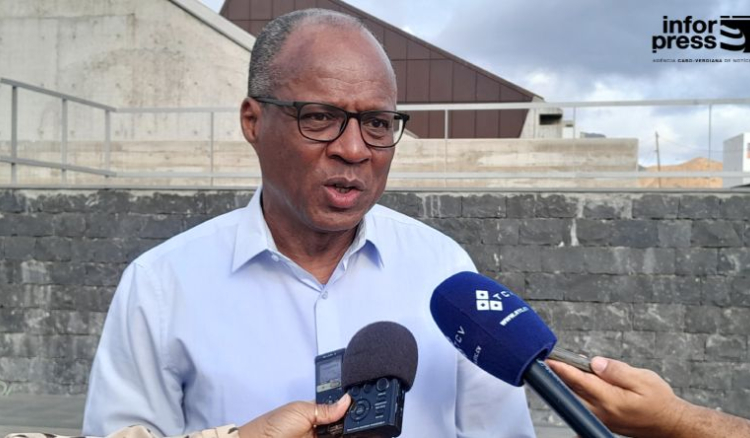 Ulisses diz que Cabo Verde segue "num bom caminho”