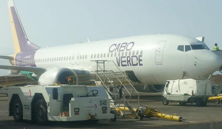 Para cumprir promessa eleitoral de Ulisses, TACV deixa passageiros apeados em Paris