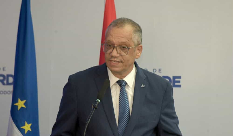 “Apagões”: Ministro que se comprometeu com data, diz agora que já não se compromete