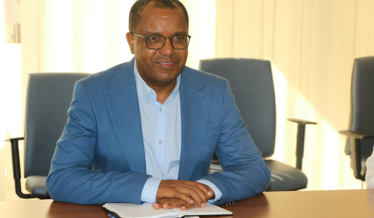 Ministro da Educação garante que pagamentos aos professores estão na fase final