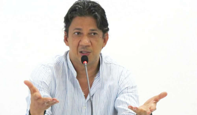 Beta: “Sou candidato independente pela UCID em Santiago Sul”