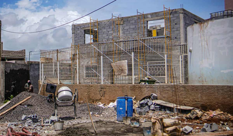 Praia: Obras de reconstrução do Jardim Infantil e construção de parquinho avançam no bairro de “Marrocos”