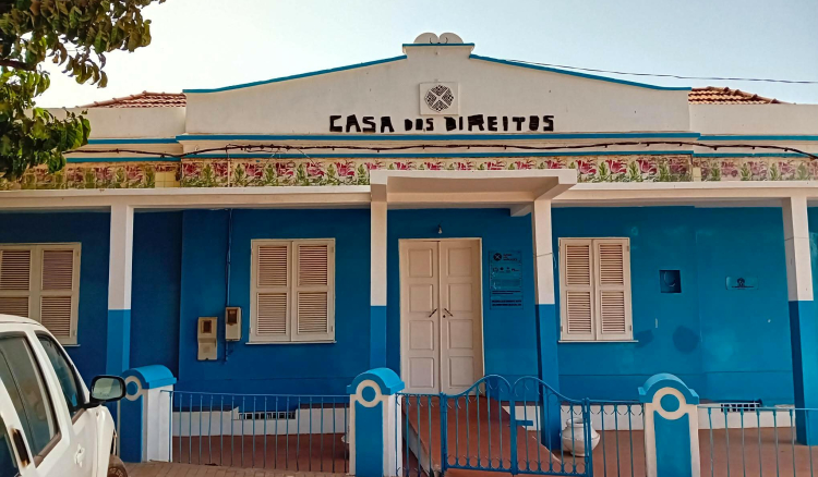 Guin&eacute;-Bissau: Pol&iacute;cia det&eacute;m e espanca dois funcion&aacute;rios da Liga dos Direitos Humanos