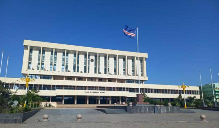Arranca hoje a campanha eleitoral para as legislativas de 17 de maio