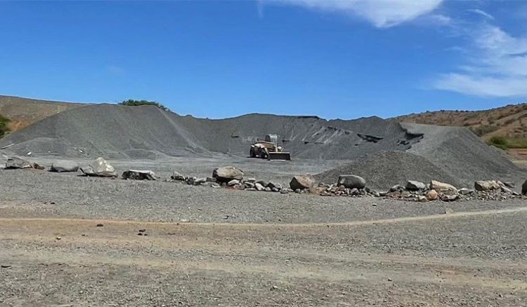 Câmara Municipal do Maio suspende parceria público/privado para exploração de inertes do Monte de Brita