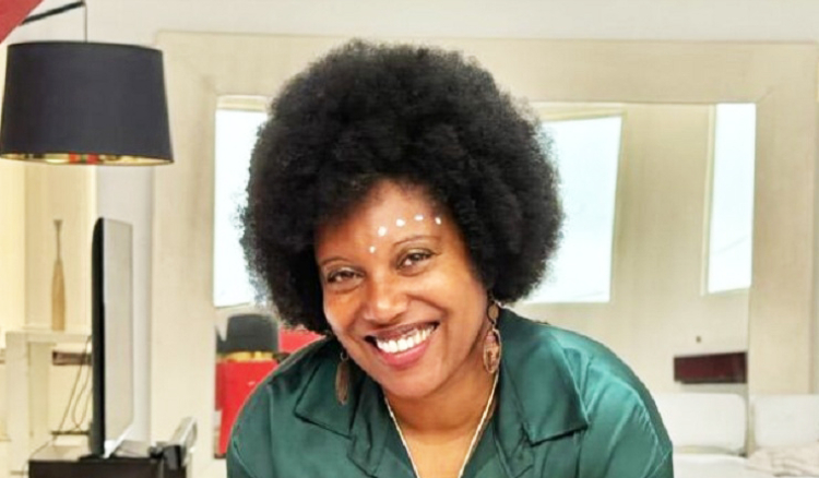 Cabo-verdiana nascida em Portugal, Natércia Tavares é designer de roupas de sucesso