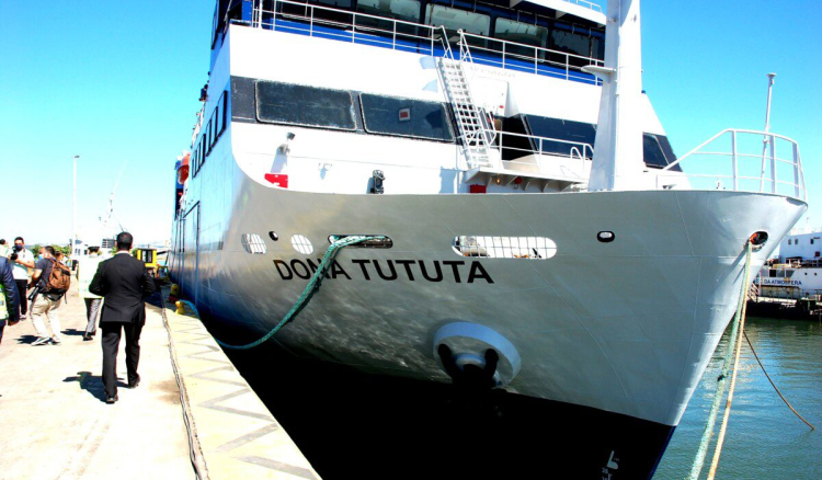 Navio Dona Tututa continua retido no porto de São Vicente por motivos operacionais