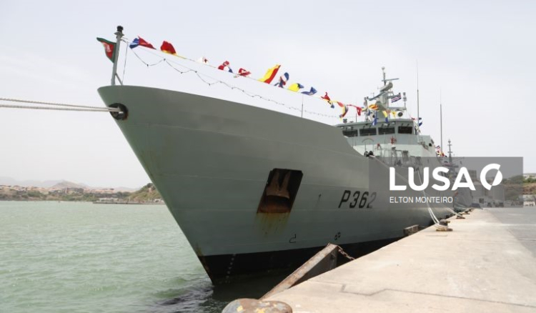 Navio de patrulha oceânico Sines visita Cabo Verde para fiscalização marítima
