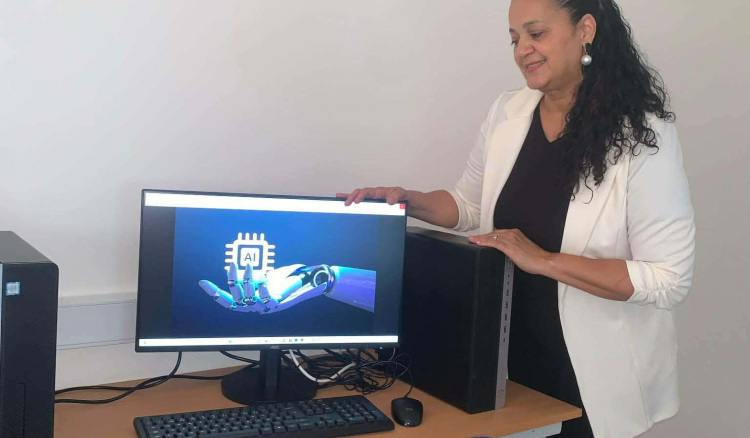 Neusa Lopes. "Não estamos preparados para a Inteligência Artificial"